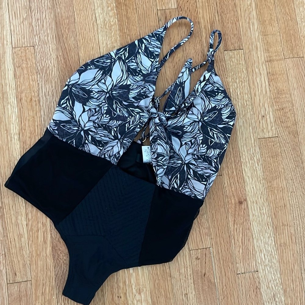 Beach Riot One Piece - Picture 2 of 2